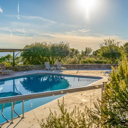 La Bastide De & 4* טורטור