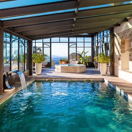 La Bastide De & 4*