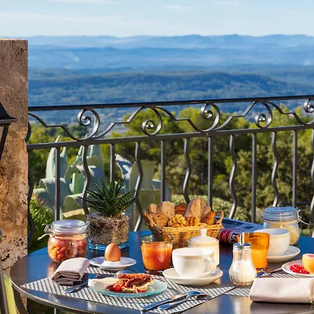 La Bastide De & 4*