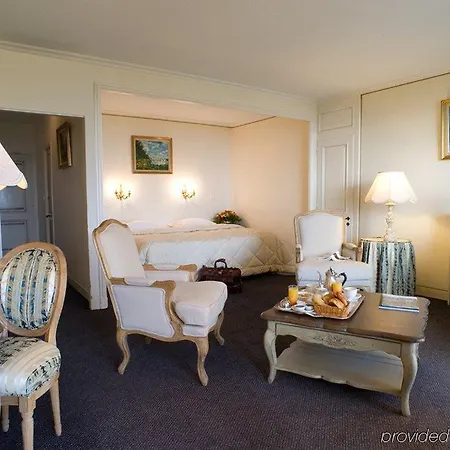 La Bastide De & מלון 4*
