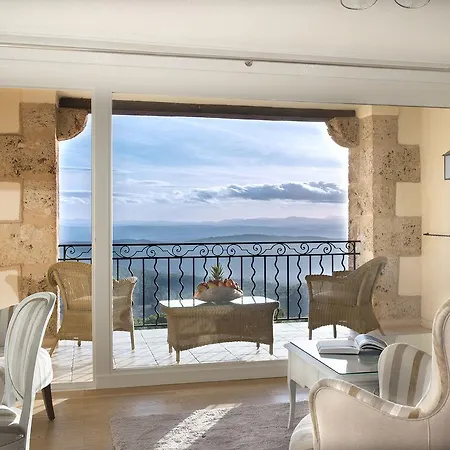 Hotel La Bastide De & 4*