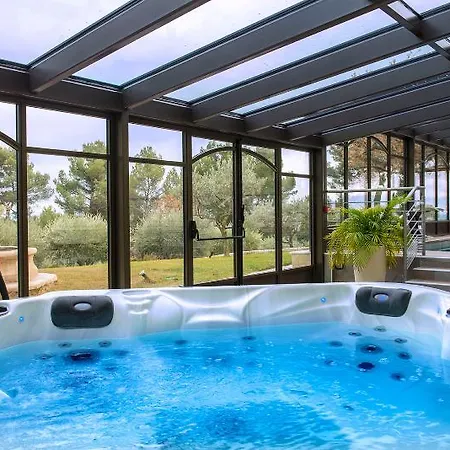 La Bastide De & מלון 4*