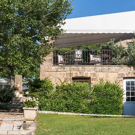 La Bastide De & מלון